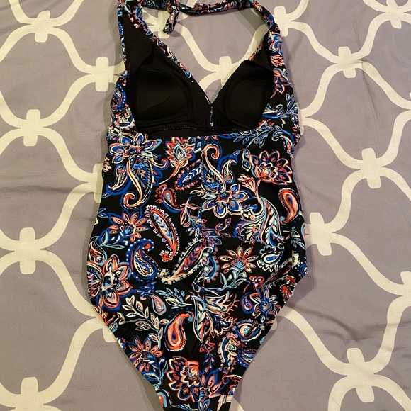 Time and Tru Swimsuit - Picture 2 of 4